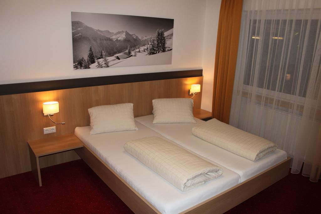 Haus Roman Falch St. Anton am Arlberg Exterior foto